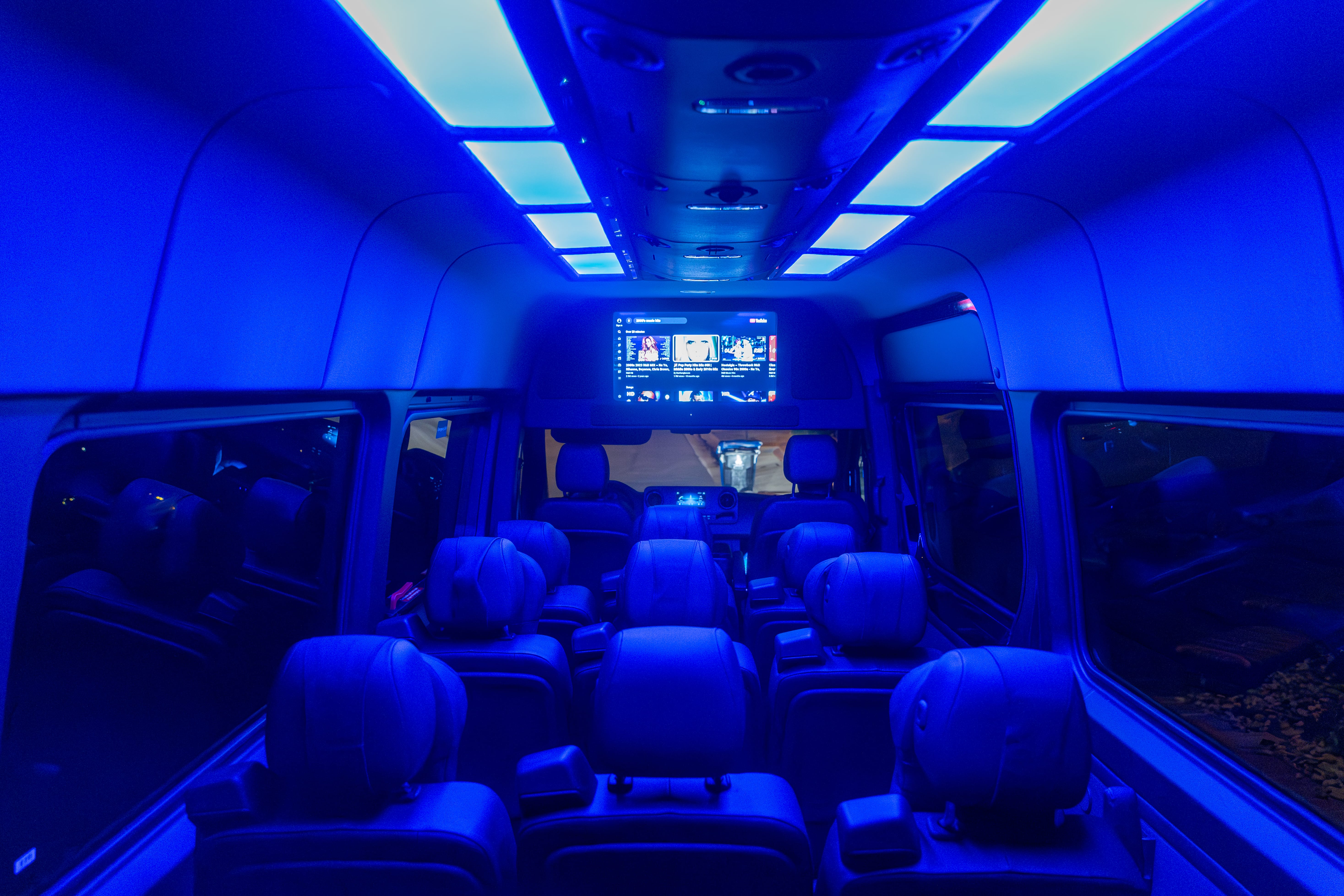 MERCEDEZ-BENZ SPRINTER 2500 15 PASSENGER Image 101